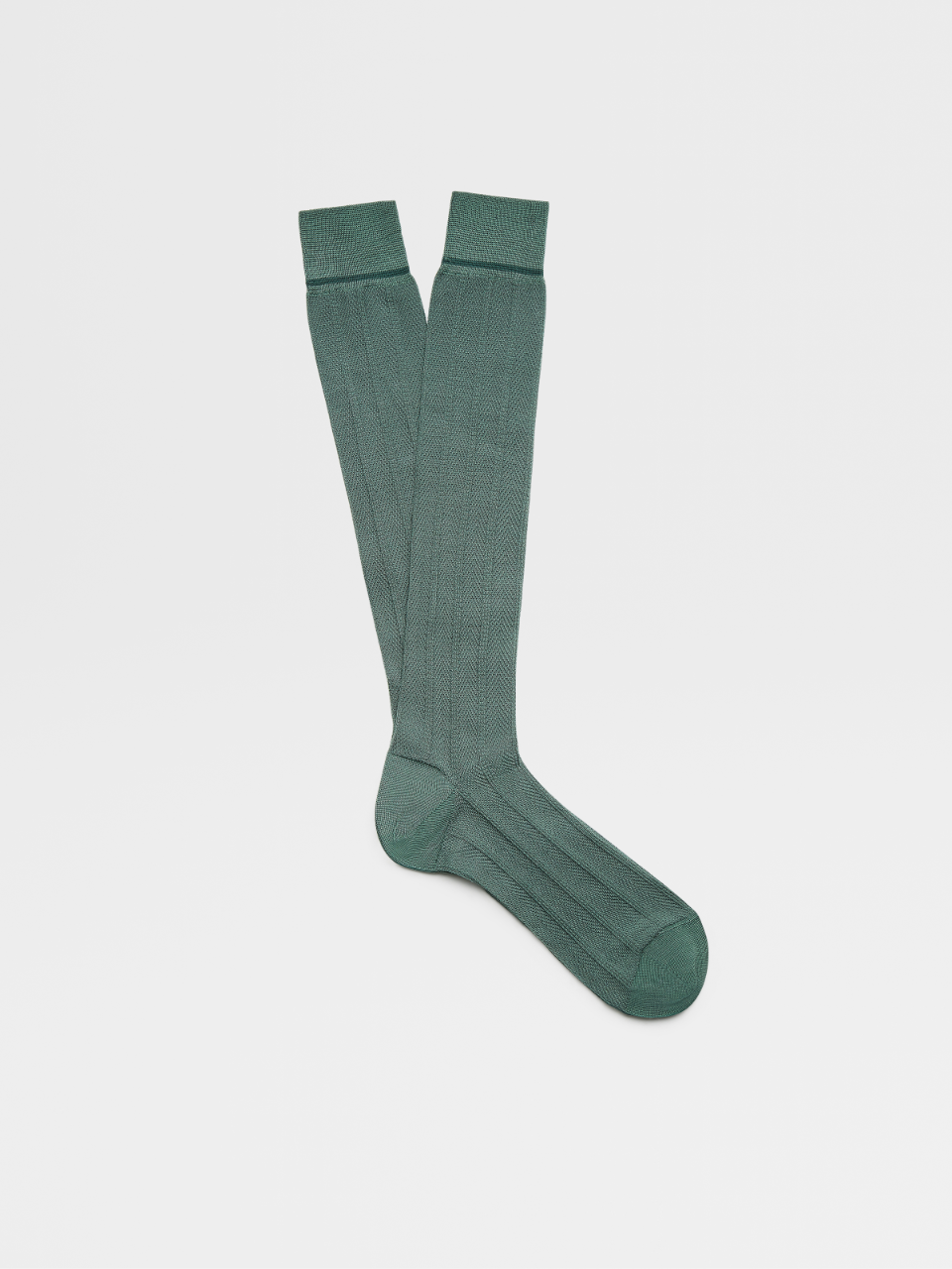 浅军绿色人字纹棉质混纺面料中筒袜